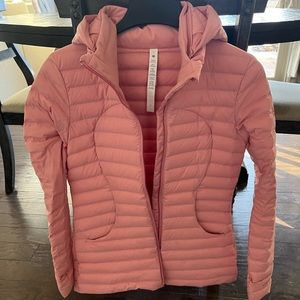 Lululemon Pack it down jacket size 6